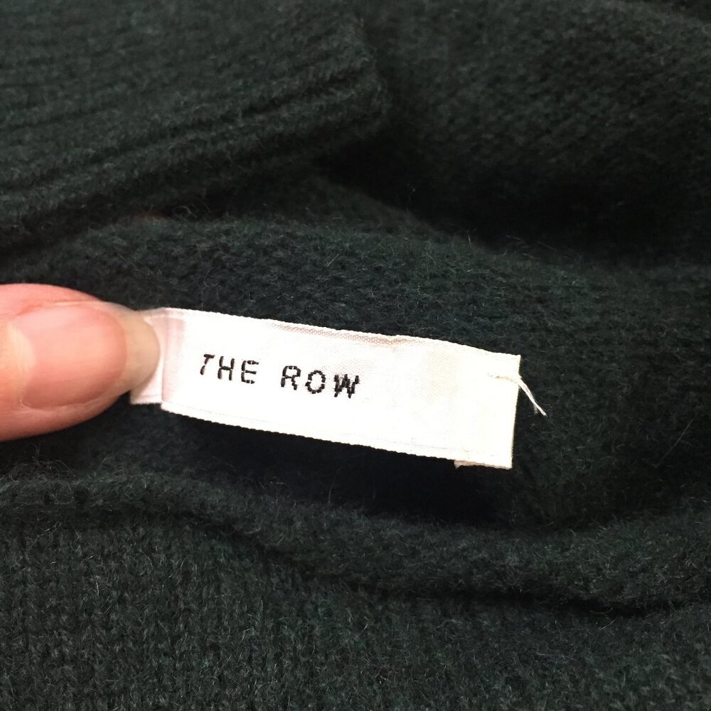 *SOLD* The Row 100% Cashmere Super Soft and Cozy Turtleneck Sweater Size M - Picture 6 of 11